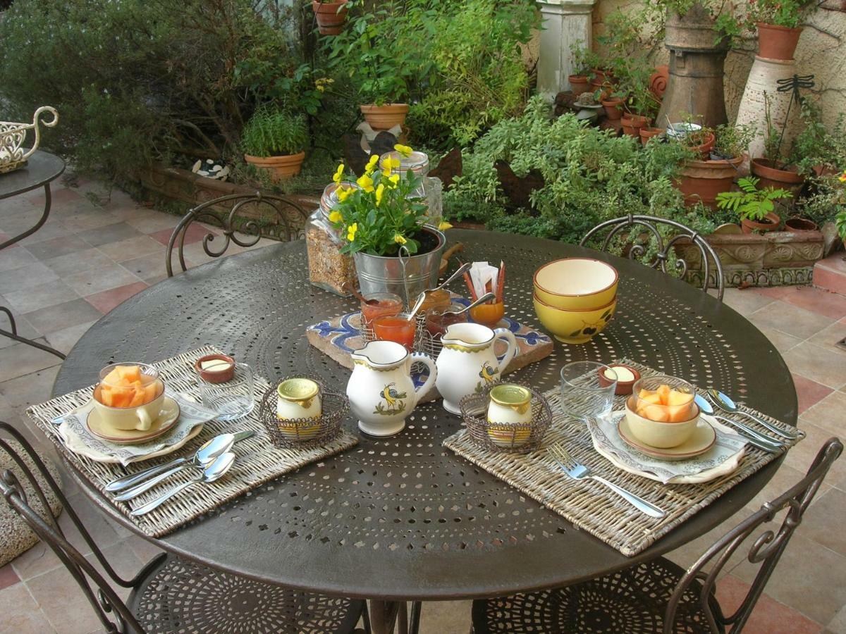 לינה וארוחת בוקר אקס-אן-פרובאנס Le Clos Des Freres Gris מראה חיצוני תמונה